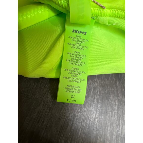 SKIMS High Neck Bikini Top Neon Green Size Small - Picture 4 of 4